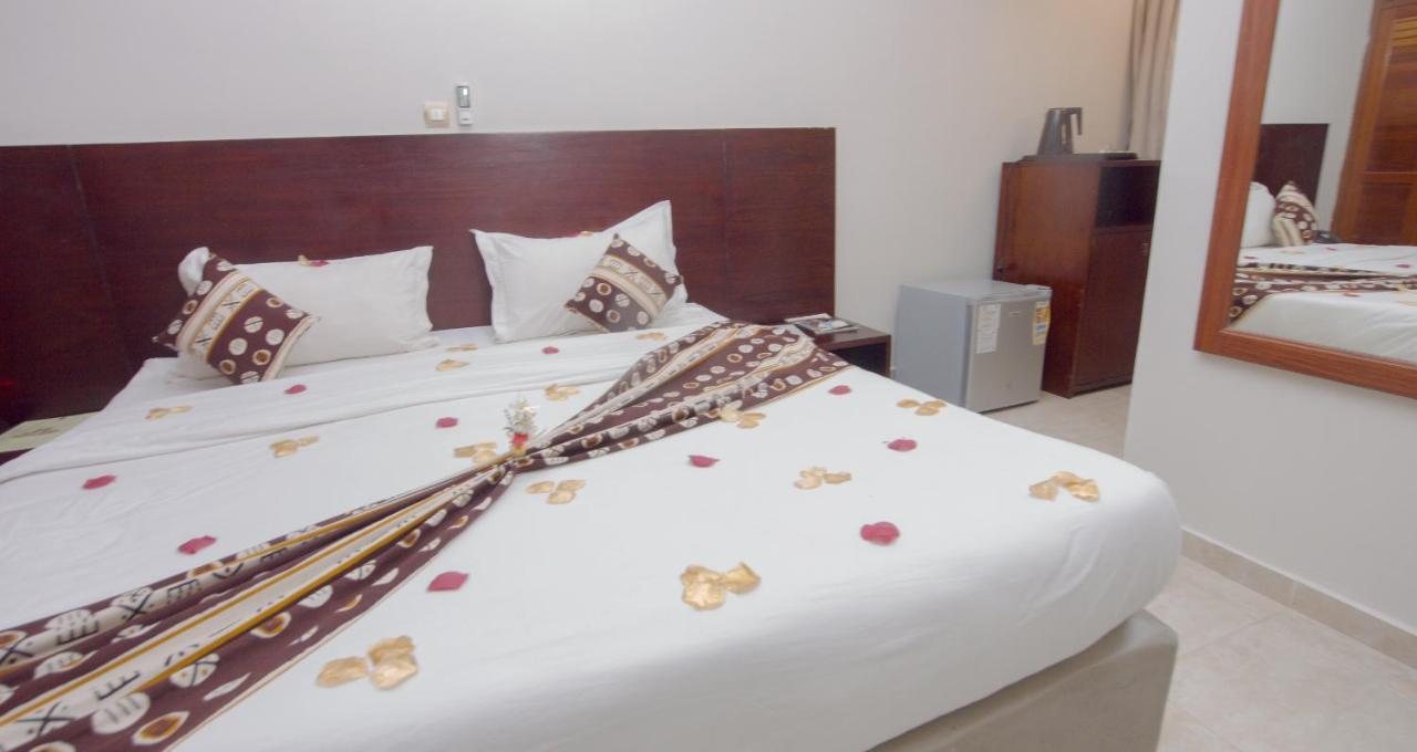 Hotel La Rose Blanche Abidjan Eksteriør billede