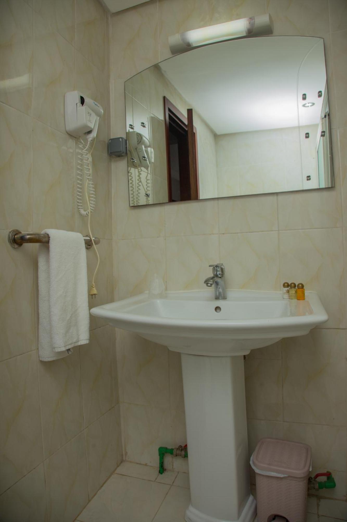 Hotel La Rose Blanche Abidjan Eksteriør billede