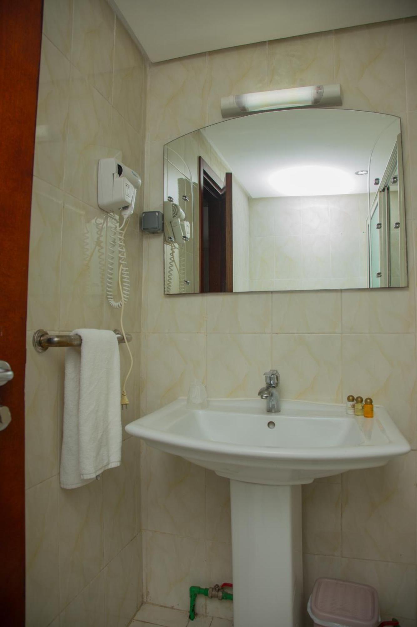 Hotel La Rose Blanche Abidjan Eksteriør billede