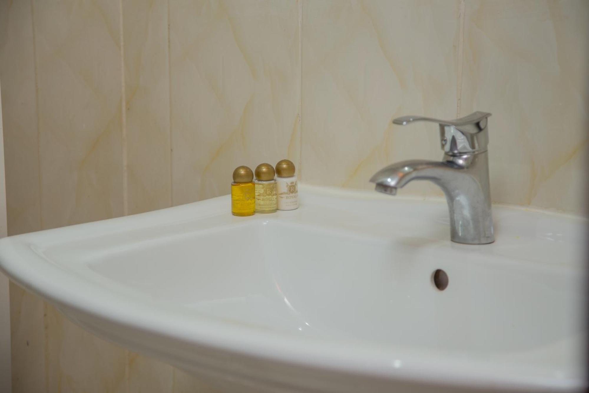 Hotel La Rose Blanche Abidjan Eksteriør billede